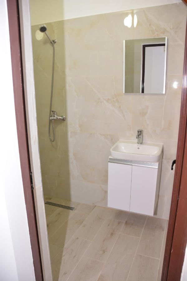 Mico'S Apartments Vlora Kültér fotó