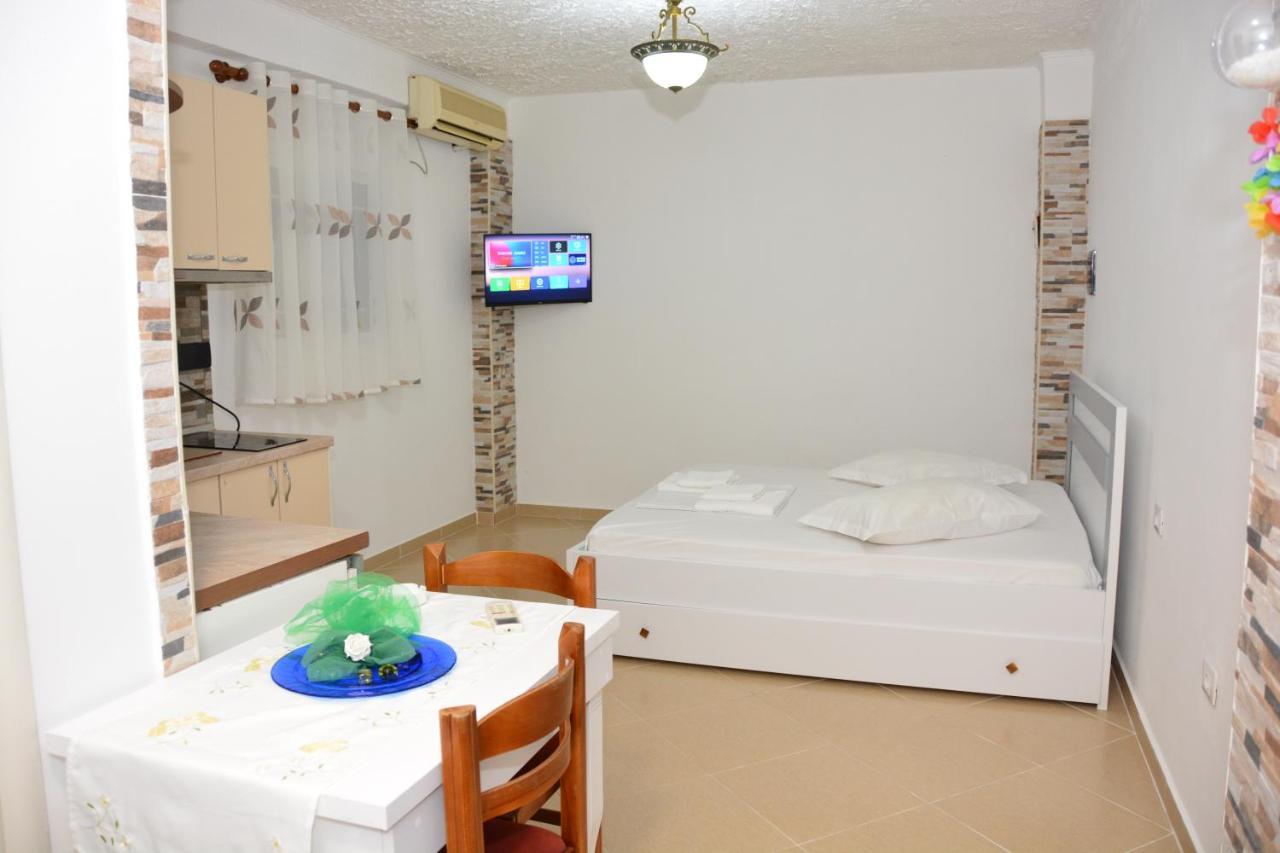 Mico'S Apartments Vlora Kültér fotó