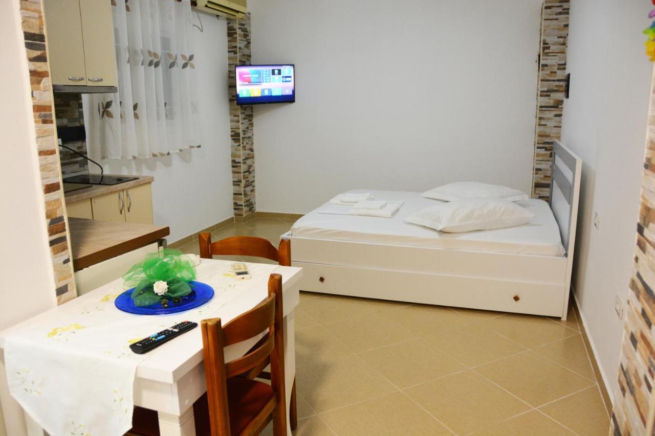 Mico'S Apartments Vlora Kültér fotó