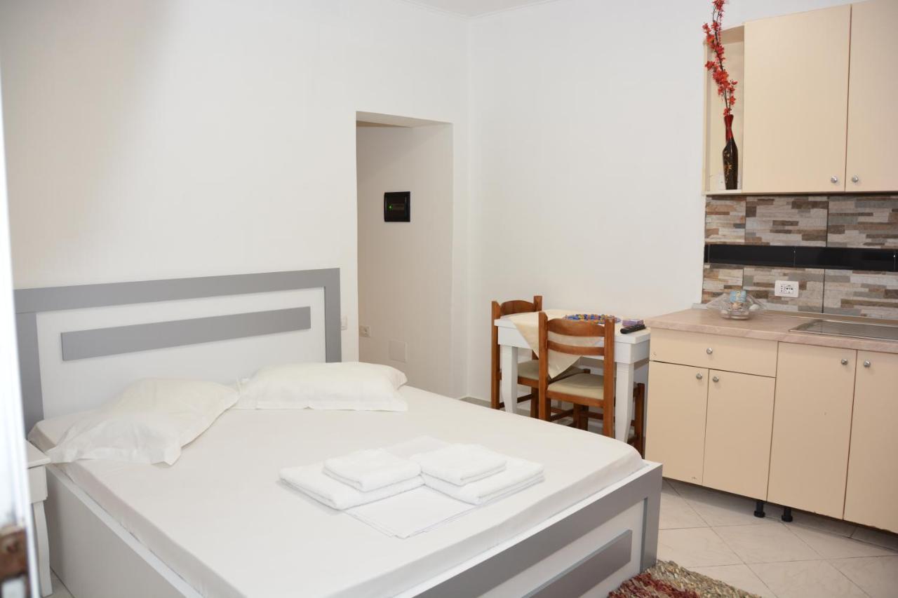 Mico'S Apartments Vlora Kültér fotó